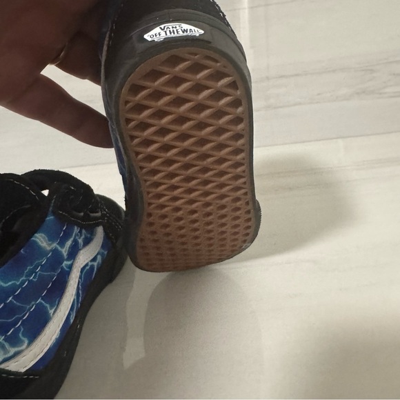 Vans Black and Blue Velcro Sneakers for Everyday Comfort - Picture 5 of 6